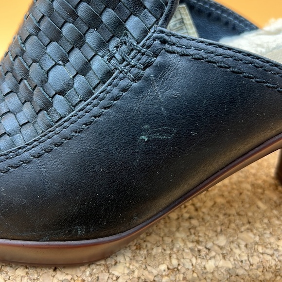 UGG | Leather Clogs - Picture 7 of 12